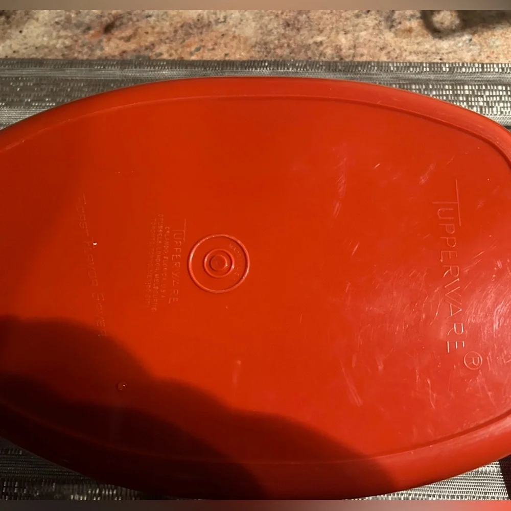 Tupperware #487-4 large “Roast Flavor Saver” Paprika  12”L x 6”D. 3 piece set.